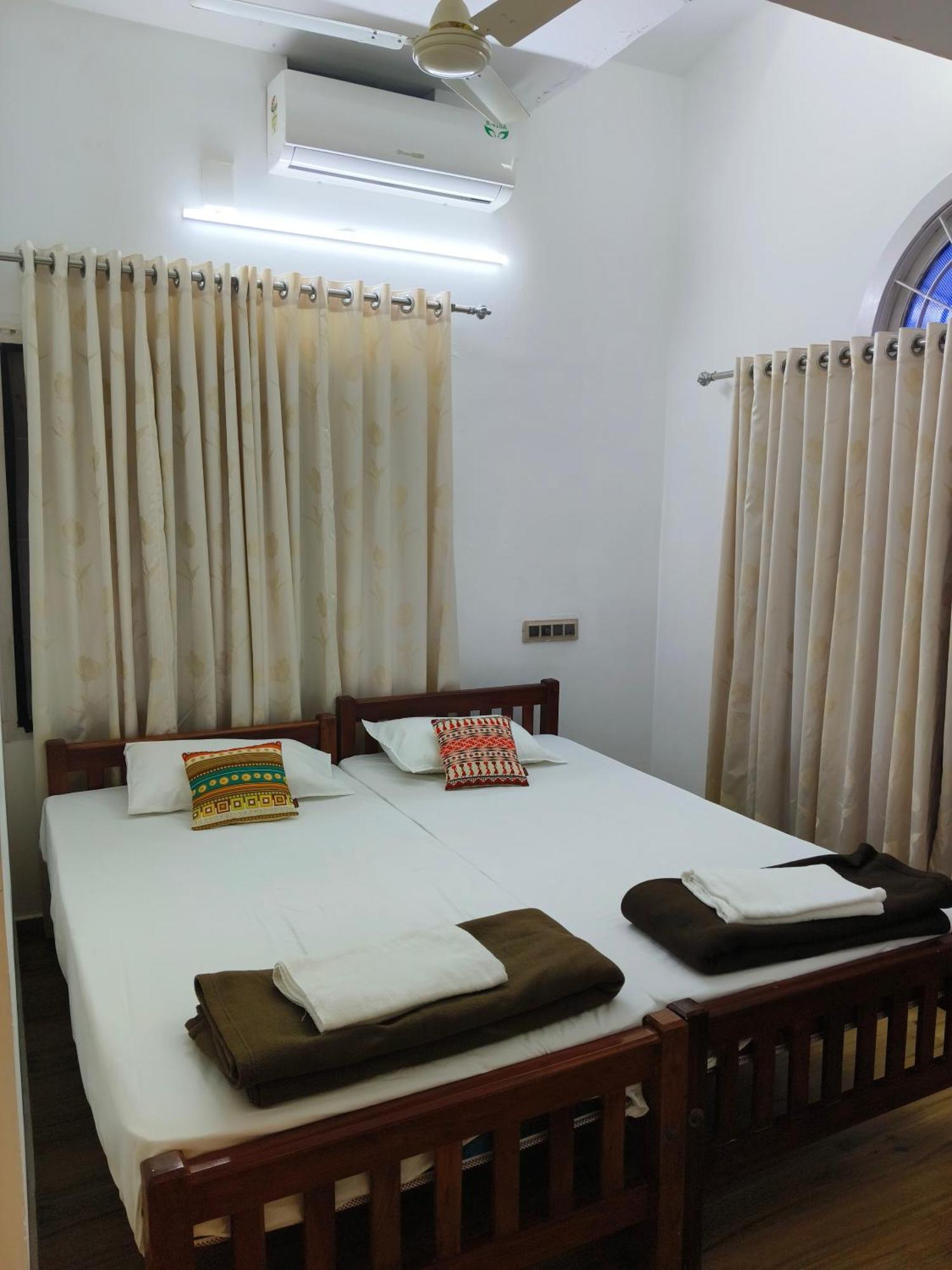 Tess Holistay Fort Kochi Номер фото